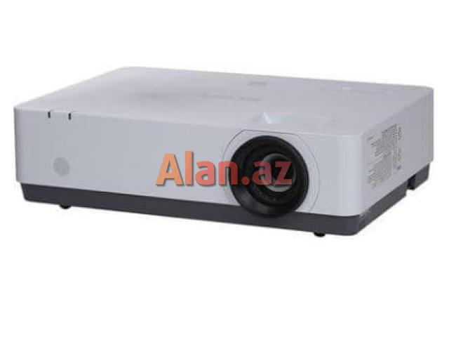 Proyektor E400