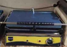 Toster aparatı satılır.