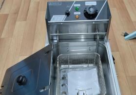 Fritoz aparatı satılır.