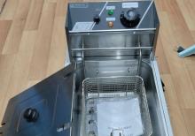 Fritoz aparatı satılır.