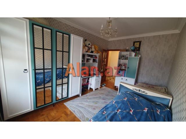 Xalqlar Dostluğu metrostansiyasına yaxın 3 otaqlı mənzil