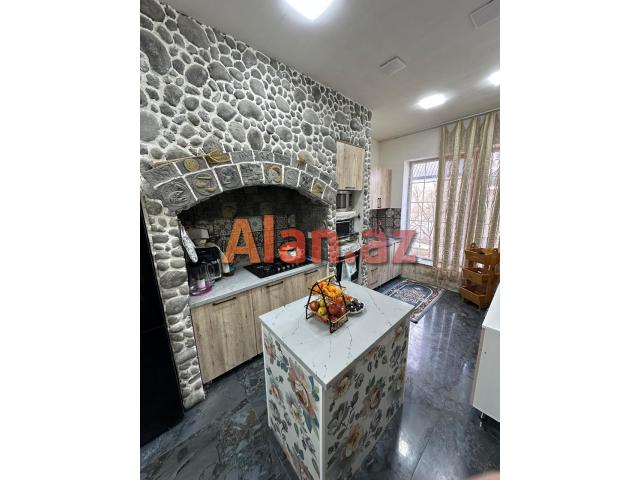 Buzovnada həyət evi satılır