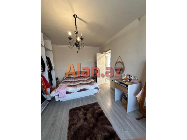 Buzovnada həyət evi satılır