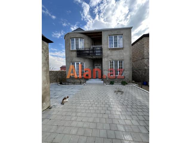 Buzovnada həyət evi satılır