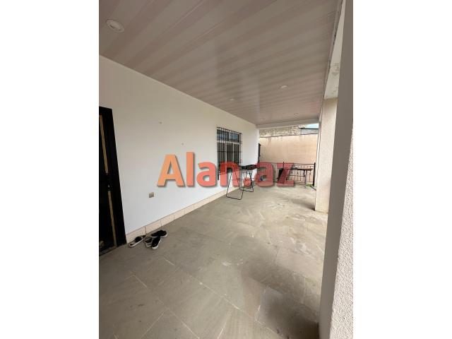 Buzovnada həyət evi satılır