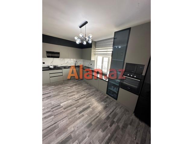 Buzovnada həyət evi satılır