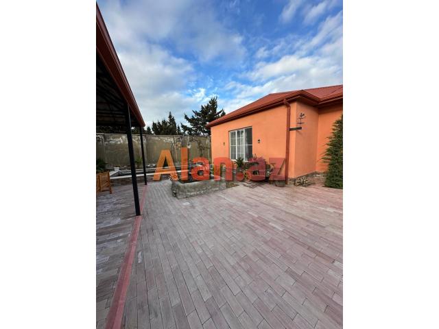 Buzovnada həyət evi satılır