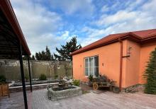 Buzovnada həyət evi satılır