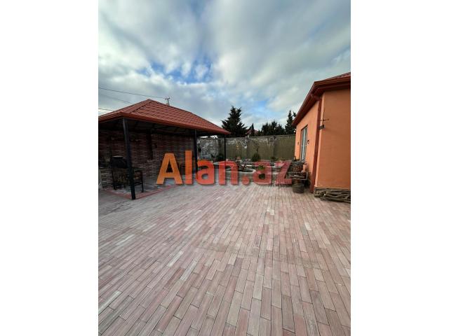 Buzovnada həyət evi satılır