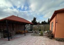 Buzovnada həyət evi satılır