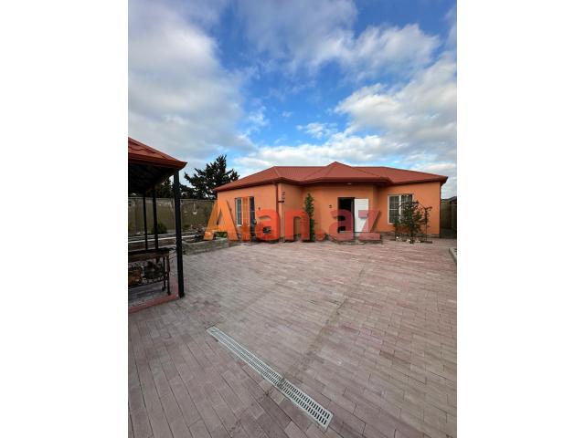 Buzovnada həyət evi satılır