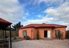 Buzovnada həyət evi satılır