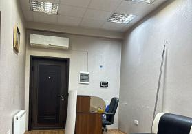 80 kv 3 otaq ofis icarəyə verilir.