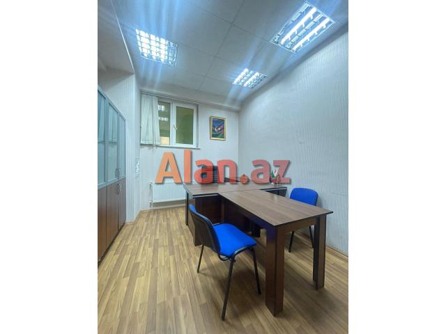 80 kv 3 otaq ofis icarəyə verilir.