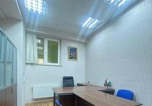 80 kv 3 otaq ofis icarəyə verilir.