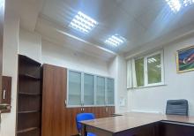 80 kv 3 otaq ofis icarəyə verilir.