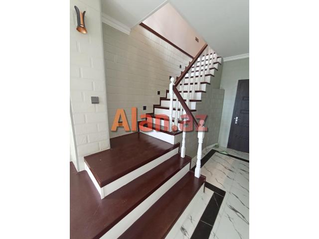 Albalılıqda həyət evi satılır