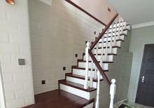 Albalılıqda həyət evi satılır