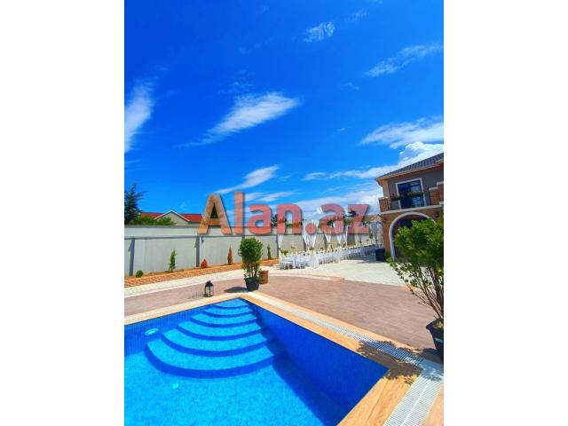 Albalılıqda həyət evi satılır