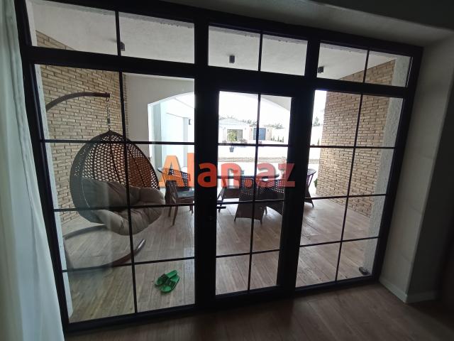 Albalılıqda həyət evi satılır