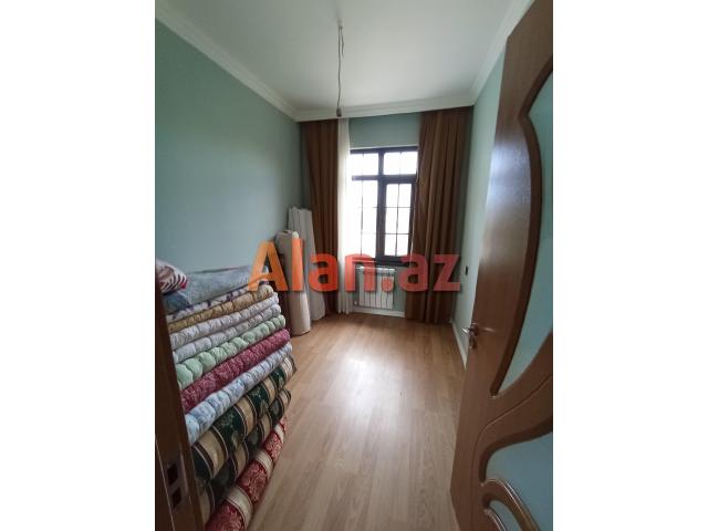 Albalılıqda həyət evi satılır