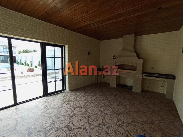 Albalılıqda həyət evi satılır