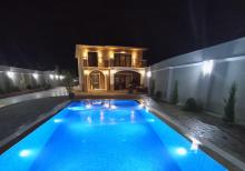 Albalılıqda həyət evi satılır