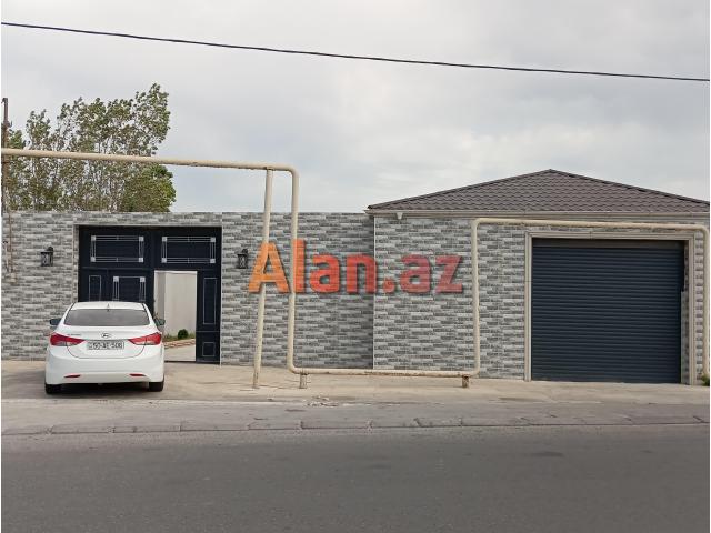 Albalılıqda həyət evi satılır