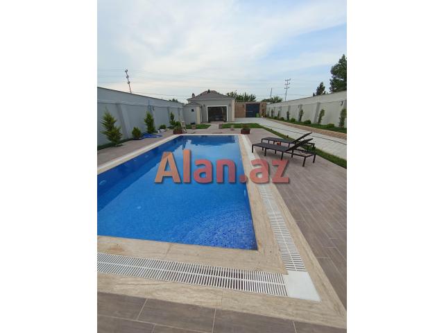 Albalılıqda həyət evi satılır