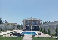 Albalılıqda həyət evi satılır
