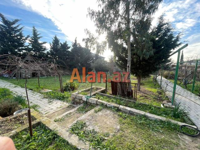 Buzovnada torpaq satılır