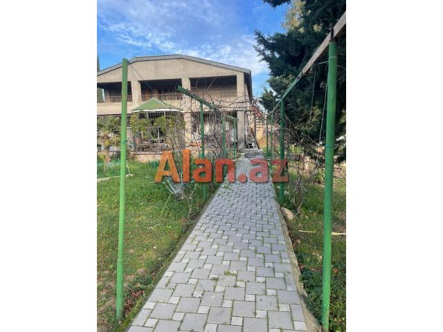 Buzovnada torpaq satılır