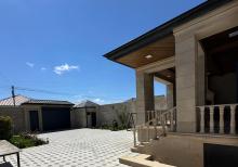 Buzovnada həyət evi satılır