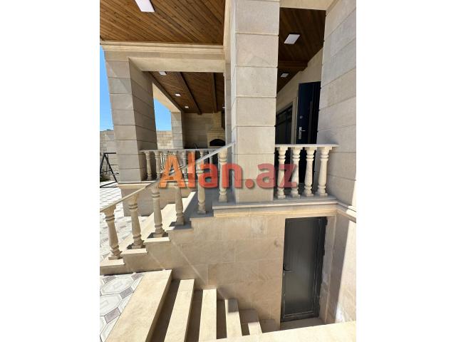 Buzovnada həyət evi satılır