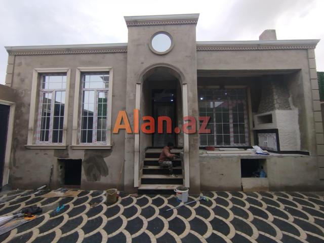 Zabratda həyət evi satılır