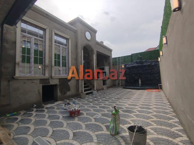 Zabratda həyət evi satılır