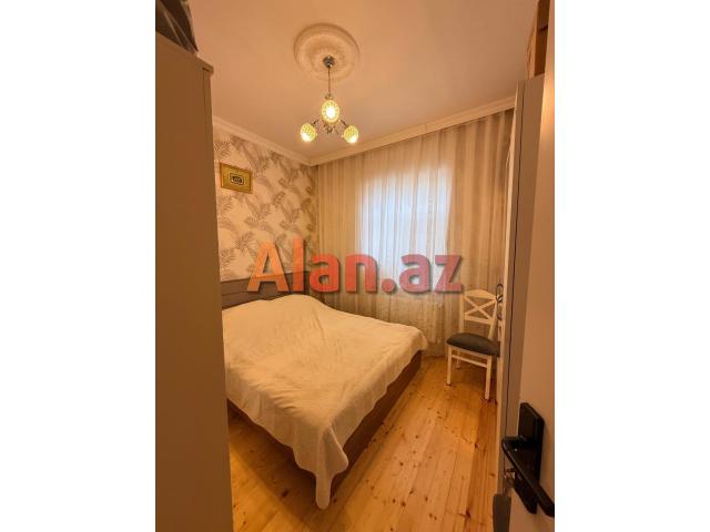 Binədə həyət evi satılır