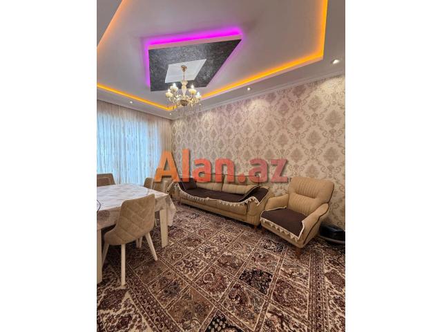 Binədə həyət evi satılır