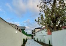 Zabratda həyət evi satılır