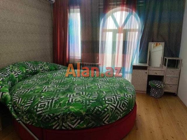 Masazirda 4 otaqli heyet evi satilir