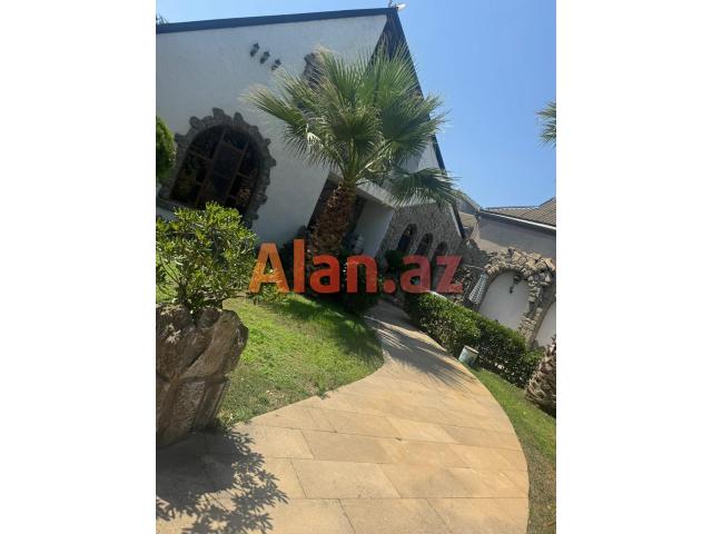 Buzovnada bağ evi satılır