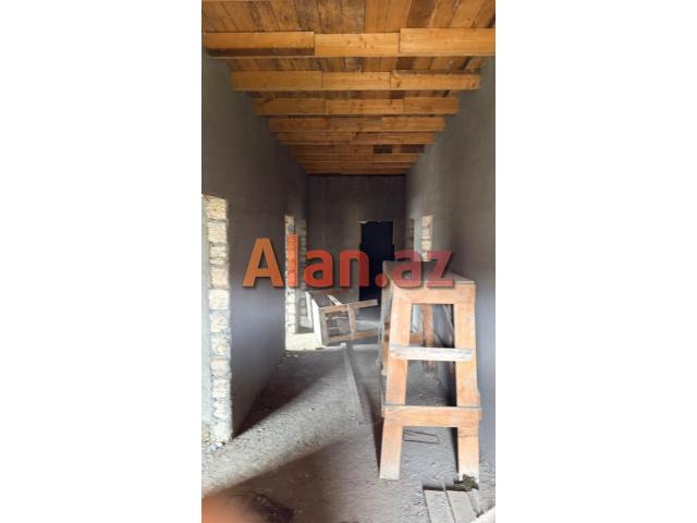 Ramanada həyət evi satılır