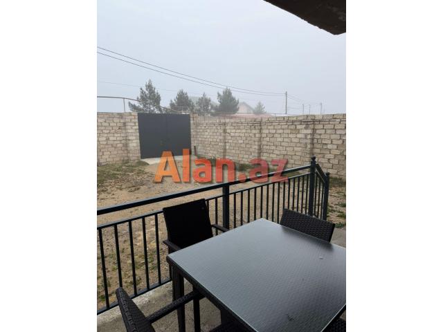 Buzovna Albalılıqda həyət evi satılır