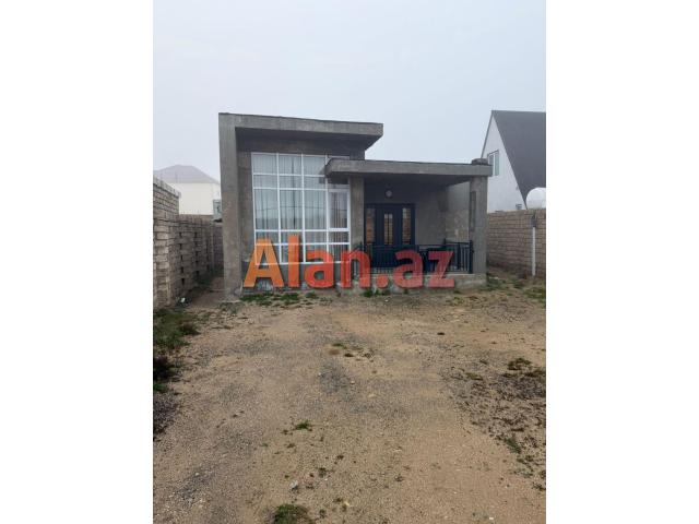 Buzovna Albalılıqda həyət evi satılır