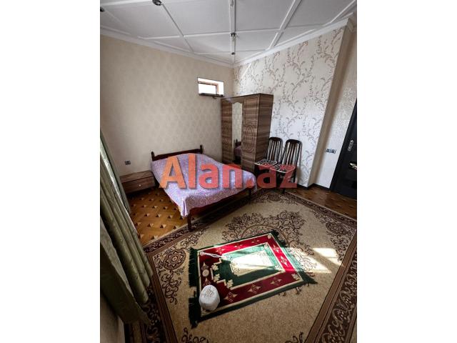 Şüvəlanda bağ evi satılır