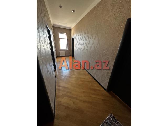 Şüvəlanda bağ evi satılır