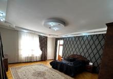 Şüvəlanda bağ evi satılır