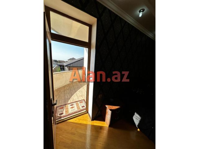 Şüvəlanda bağ evi satılır