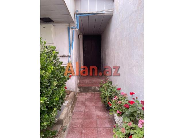 Bilgəhdə həyət evi satilir