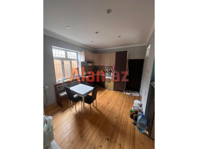 Bilgəhdə həyət evi satılır